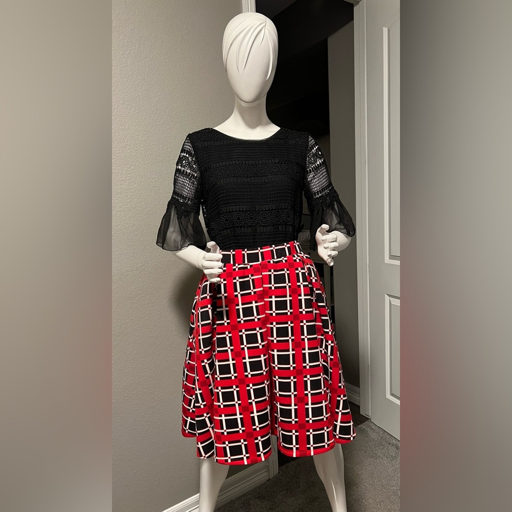 LuLaRoe Red and Black Madison Skirt size S